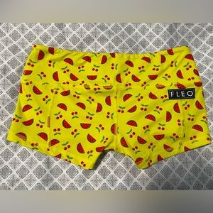 Fleo shorts large